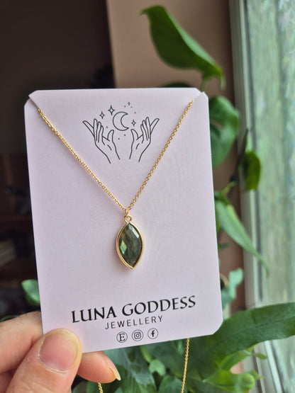 Natural Labradorite Oval Necklace - 18k Gold Plated Chain