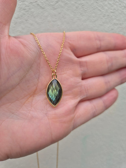 Natural Labradorite Oval Necklace - 18k Gold Plated Chain
